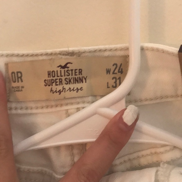 White jeans (Hollister) - Picture 3 of 4